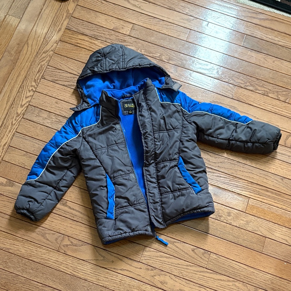 Boys winter jacket GUC size 7